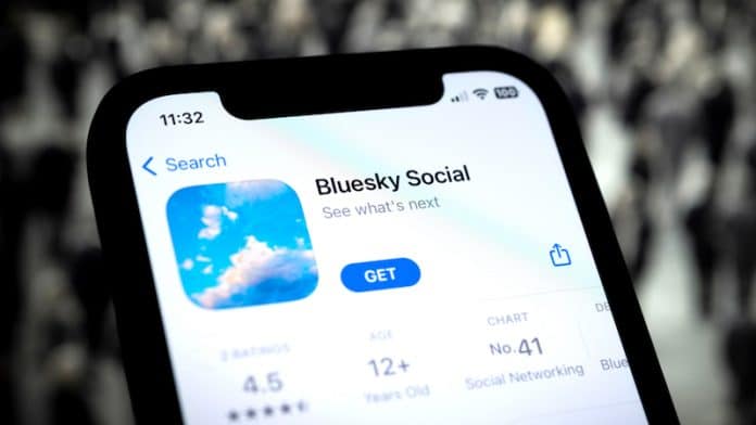 Sada se možete pridružiti društvenoj mreži Bluesky bez poziva, ali biste li trebali?