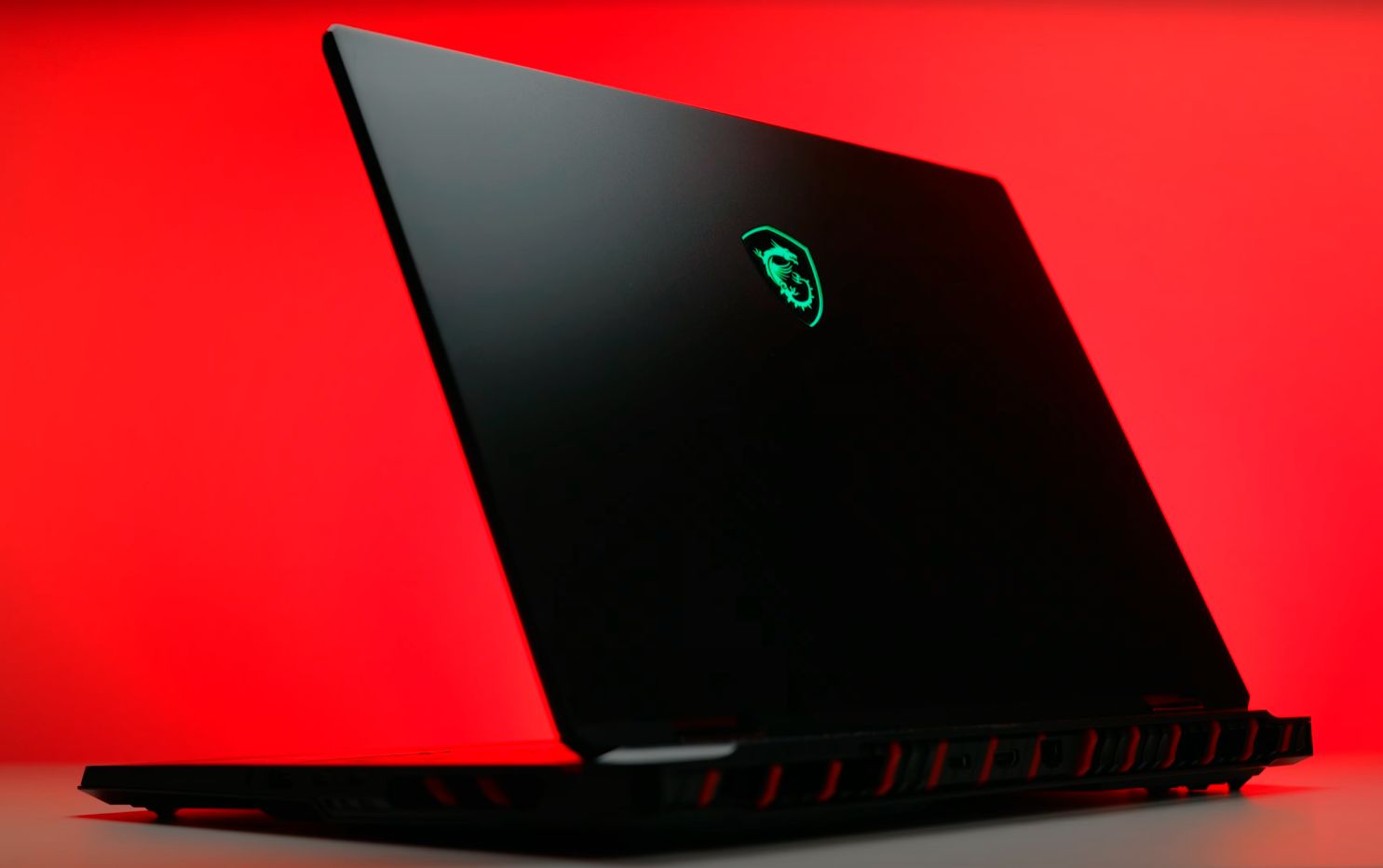 Recenzija MSI Raider 18 HX: Impresivan i moćan! Recenzija MSI Raider 18 HX: Impresivan i moćan!